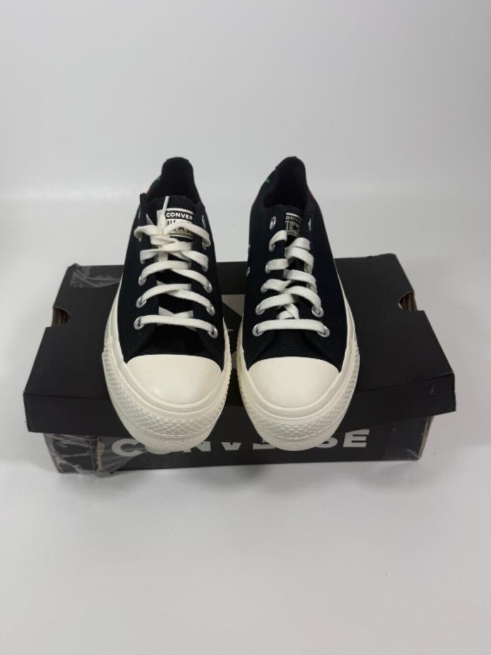 Converse Women Chuck Taylor All Star Lift Platform In Black Cherries US 7.5